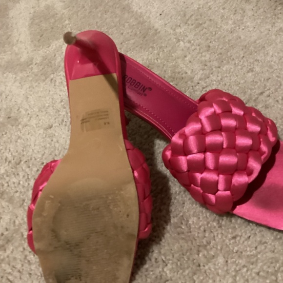 Pink heels - Picture 2 of 3